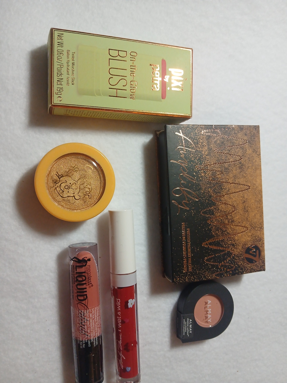 #44 Makeup Bundle, Blush, eyeshadow, lashes etc!